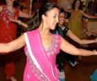 Индусский танцовщицей в фестивале огней, Дивали